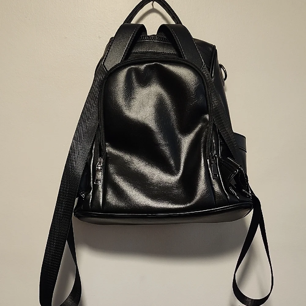 Cheruty Anti Theft Vegan Leather Minimalist Sleek Black Leather Backpack Neutral